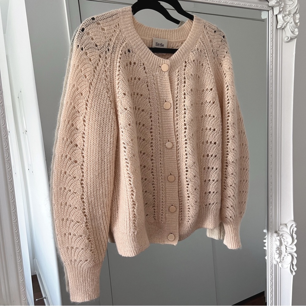 Little Moon Aritzia Pinky Beige Chunky Cardigan Sweater Size XS